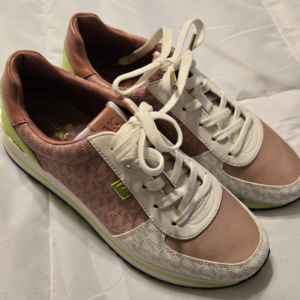 Women Michael kors